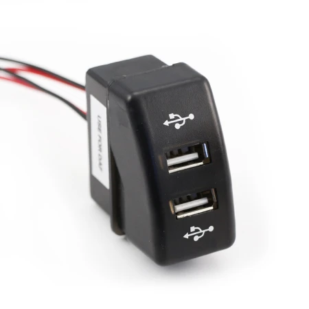 Dual USB Truck Charger for DAF XF 95 & 105, CF, 12V-24V In-Dash USB Port | No Drilling Needed