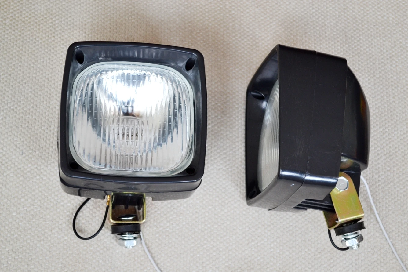 White Fog Reverse Light - 12V-24V Universal Tail Lamp for Bus, Van, Truck, Camper, Chassis, Easy Installation
