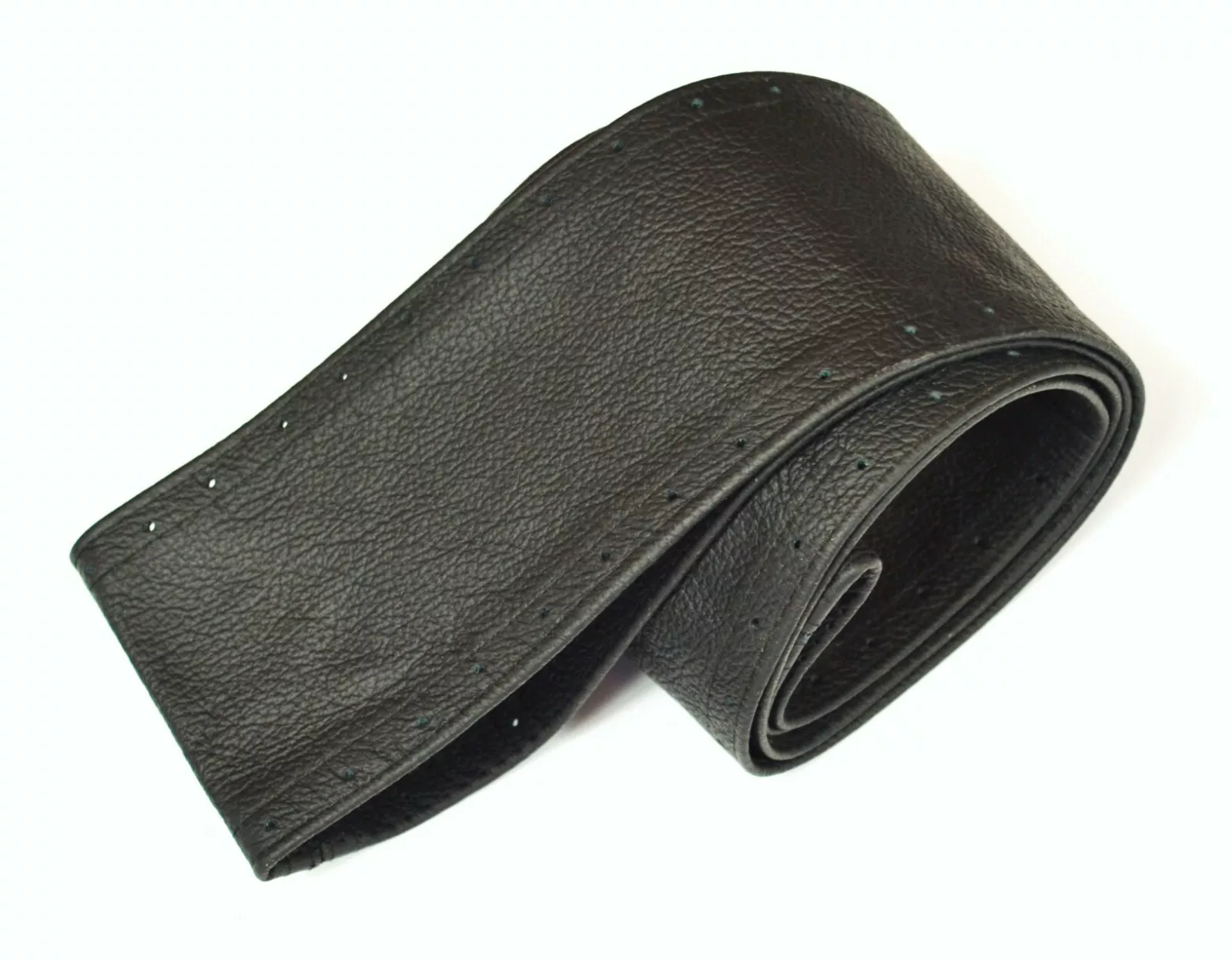 High Quality Black Steering Wheel Cover for Scania R (2005–2016) with Stitching Kit. Premium Finish. FREE Delivery for UK & Europe!