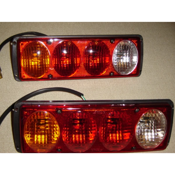 12-24V Pair Recovery Rear Tail Lights Caravan Bulbs Operating Lamps Lorry