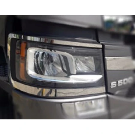 Front Headlights Decorations for DAF XF 95/105 – Mirror Polished Stainless Steel Trim