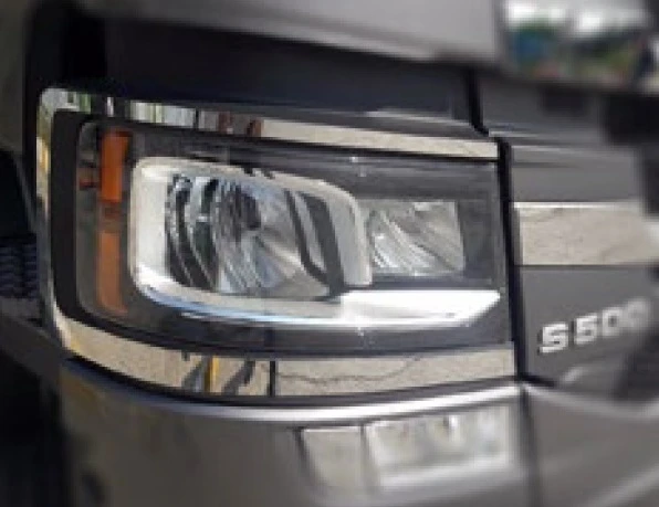 Front Headlights Decorations for DAF XF 95/105 – Mirror Polished Stainless Steel Trim