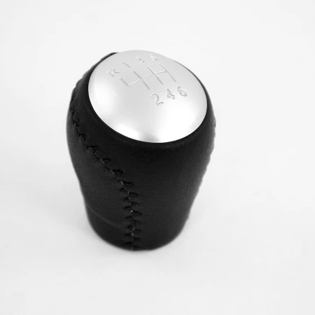 Manual Gear Shift Knob for Nissan Qashqai & X-Trail (2006–2013) | 6-Speed + Reverse | Black with Chrome Matt Cap | Aftermarket Replacement