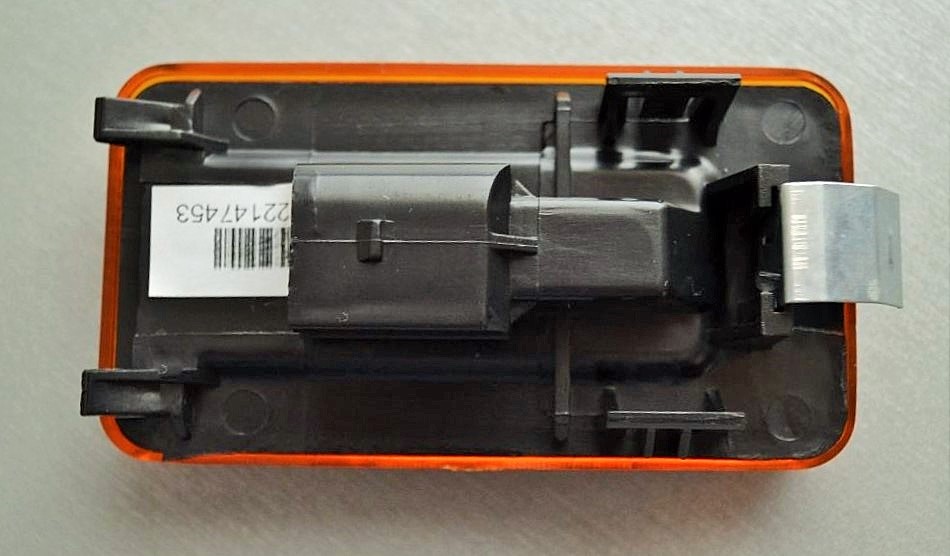 24v-side-marker-lights-for-scania-p-g-r-t-6 High Quality 2pcs Amber Side Marker Lights Lamp 3 LEDs for SCANIA P-G-R-T Series. E-Marked, 24V. OEM replace: 1737413. FREE UK delivery!