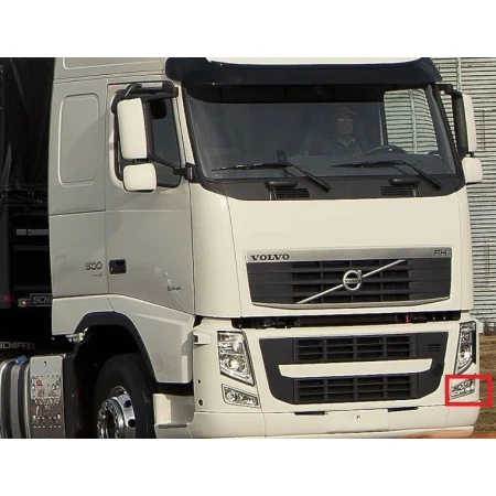 Front Spot Fog Lights for Volvo FH III 2008-On – Right Side | Clear Lens, ABS Plastic | OEM 21035693 / 21297913 | E4 Marked OE Spec Replacement