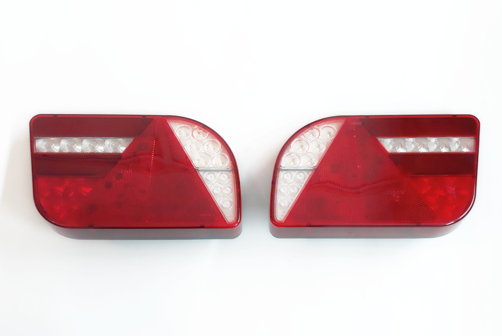 2 x 12-24V LED Rear Lights with Reflector 6 Functions Tail Lamps Truck Trailer