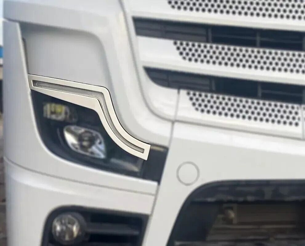 Headlight Eyebrow Decoration for Mercedes Actros MP4 / MP5 Trucks – Set of 2 ABS Plastic Eyelids (L+R)