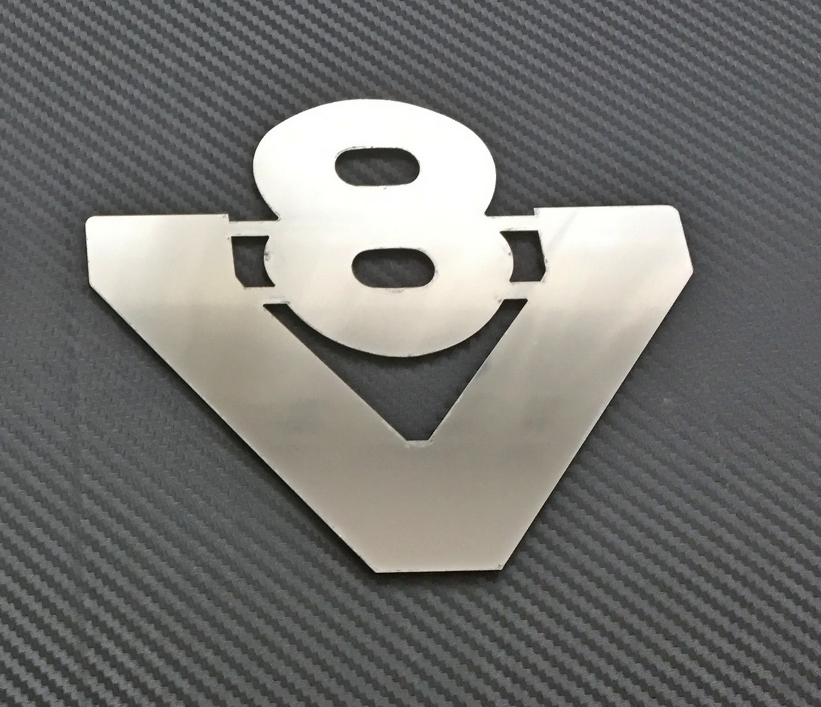 Stainless Steel V8 Badge – Durable Polished Metal Truck Decoration (283x230mm)