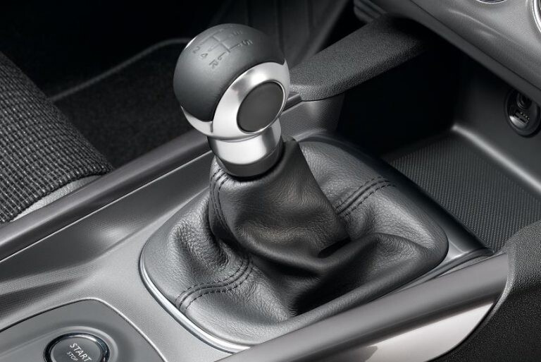 6 Speed + Reverse Gear Knob Black & Chrome for Peugeot 208 2019–2021 & Citroen DS3 C4 DS4